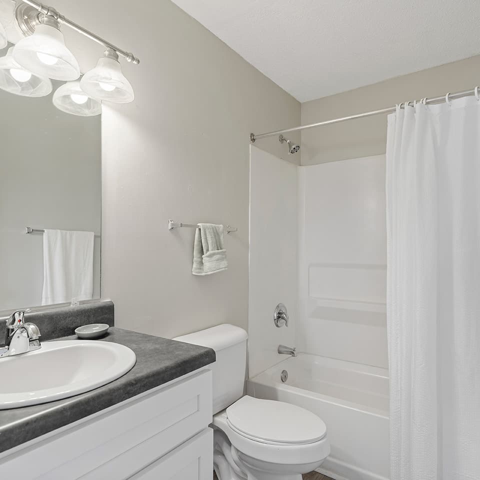 Bathroom-01-Seahawk-Retreat-Wilmington-01-1