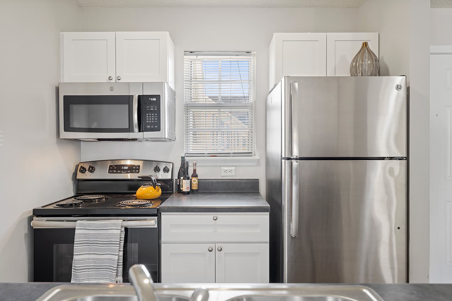 Kitchen-01-Seahawk-Retreat-Wilmington-01-1