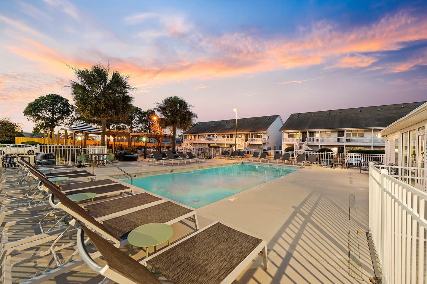 Twilight-Swimming-Pool-01-Seahawk-Retreat-Wilmington-01-1